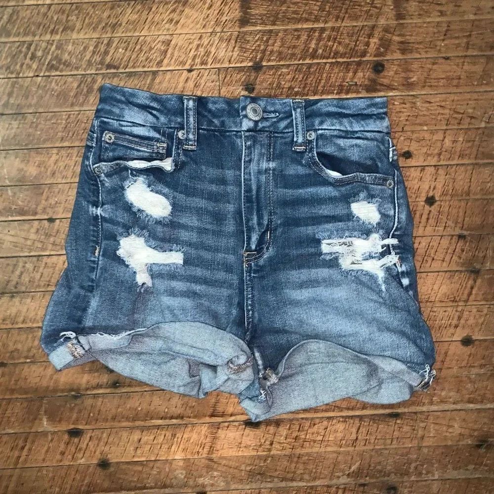 American Eagle curvy hi-rise distressed denim 4 shortie shorts